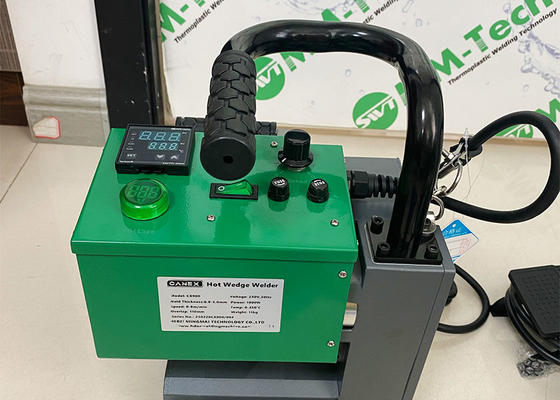 Máy hàn màng chống thấm HDPE CX900 kiểu nêm đồng nóng