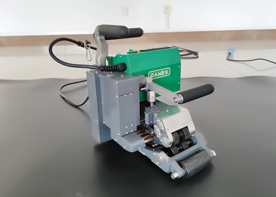 Máy hàn màng chống thấm HDPE bằng nêm nhiệt CX700 công suất đầy đủ 2400W, độ dày 1.0-4.0mm