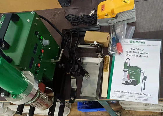 Vật liệu cuộn chống thấm nước lợp mái Máy hàn điểm 2.3kw cho hồ bơi